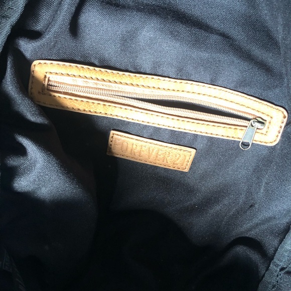 HAWAIIAN/FLORAL BACKPACK - Picture 5 of 7